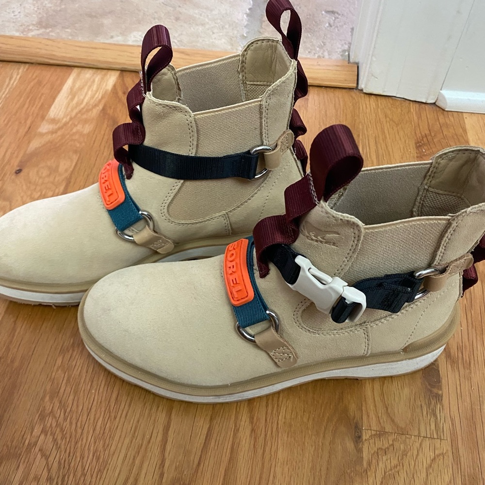 Sorel Ankle Boots in Cream and Burgundy